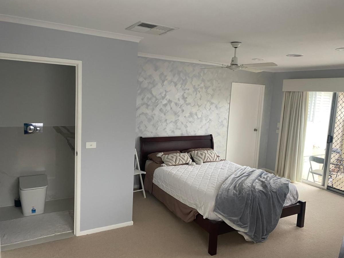 Guest Ensuite 7 Minutes From Airport Мелбърн Екстериор снимка